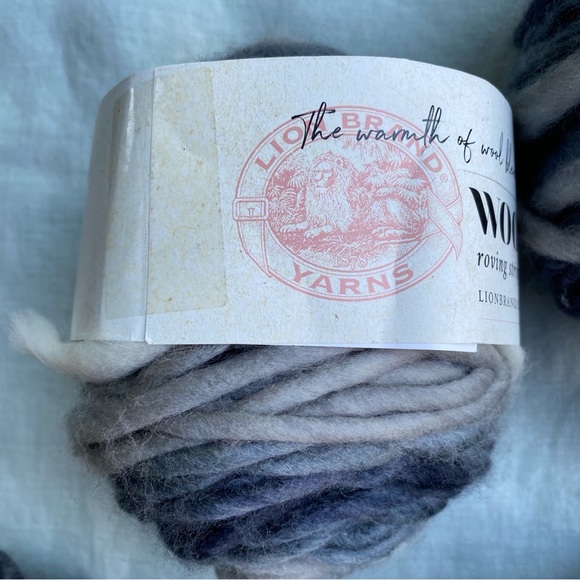 Lot of 4+ Lion Brand Wool-Ease roving stripes grey white black 617 Hickory yarn - Picture 2 of 11